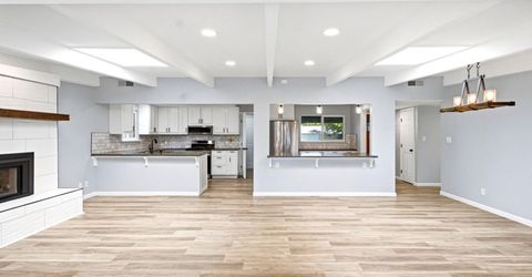 6860 Pocket Rd, Sacramento, CA 95831 Photo