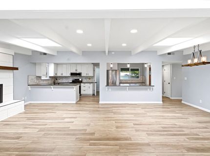 6860 Pocket Rd, Sacramento, CA 95831 Photo