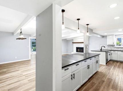 6860 Pocket Rd, Sacramento, CA 95831 Photo