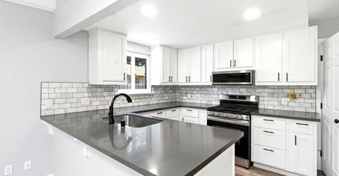 6860 Pocket Rd, Sacramento, CA 95831 Photo