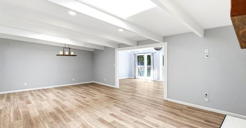 6860 Pocket Rd, Sacramento, CA 95831 Photo