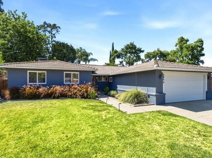 6860 Pocket Rd, Sacramento, CA 95831 Photo