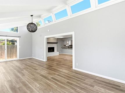 6860 Pocket Rd, Sacramento, CA 95831 Photo