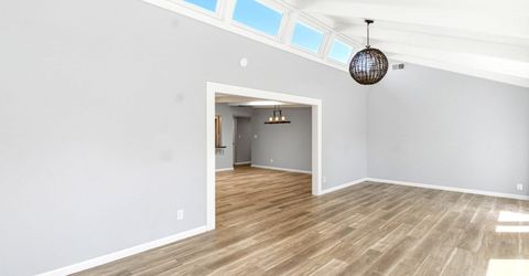 6860 Pocket Rd, Sacramento, CA 95831 Photo