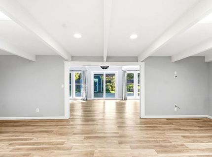 6860 Pocket Rd, Sacramento, CA 95831 Photo