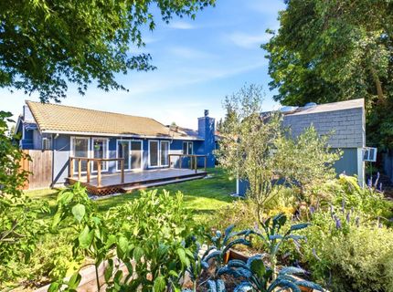 6860 Pocket Rd, Sacramento, CA 95831 Photo