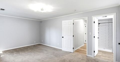 6860 Pocket Rd, Sacramento, CA 95831 Photo