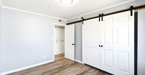 6860 Pocket Rd, Sacramento, CA 95831 Photo