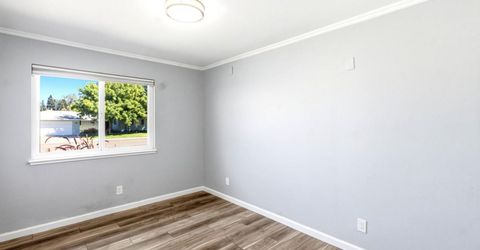 6860 Pocket Rd, Sacramento, CA 95831 Photo