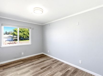 6860 Pocket Rd, Sacramento, CA 95831 Photo