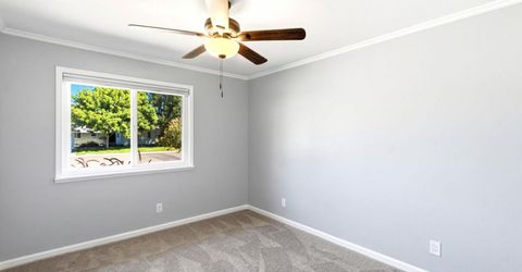6860 Pocket Rd, Sacramento, CA 95831 Photo