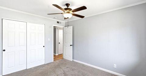 6860 Pocket Rd, Sacramento, CA 95831 Photo