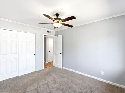 6860 Pocket Rd, Sacramento, CA 95831 Photo