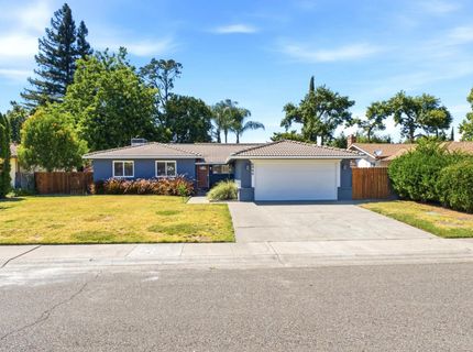 6860 Pocket Rd, Sacramento, CA 95831 Photo