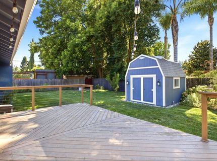 6860 Pocket Rd, Sacramento, CA 95831 Photo