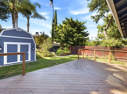 6860 Pocket Rd, Sacramento, CA 95831 Photo