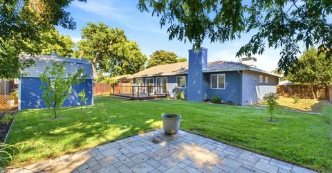 6860 Pocket Rd, Sacramento, CA 95831 Photo