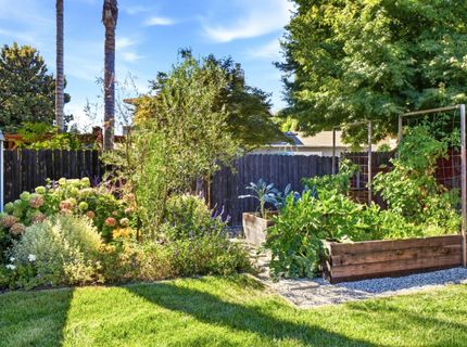 6860 Pocket Rd, Sacramento, CA 95831 Photo