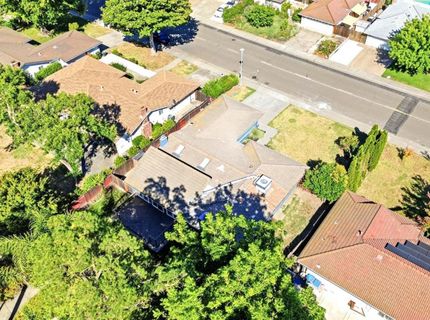 6860 Pocket Rd, Sacramento, CA 95831 Photo
