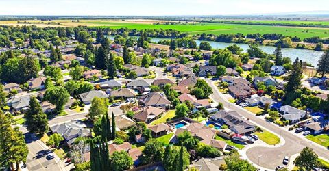 6860 Pocket Rd, Sacramento, CA 95831 Photo