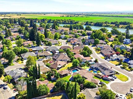 6860 Pocket Rd, Sacramento, CA 95831 Photo
