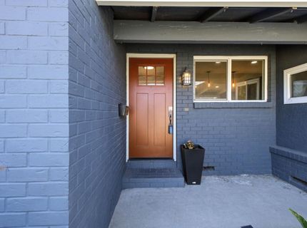 6860 Pocket Rd, Sacramento, CA 95831 Photo