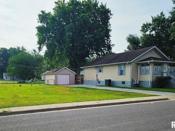 515 N Chiles Street, Carlinville, IL 62626