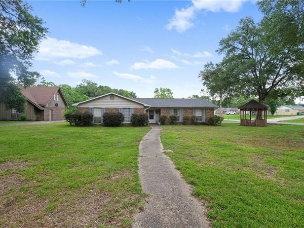 1610 Chase Drive, Saraland, AL 36571