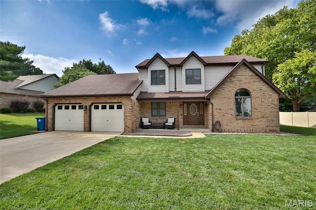 138 Holly Tree Court, Glen Carbon, IL 62034 Main Photo