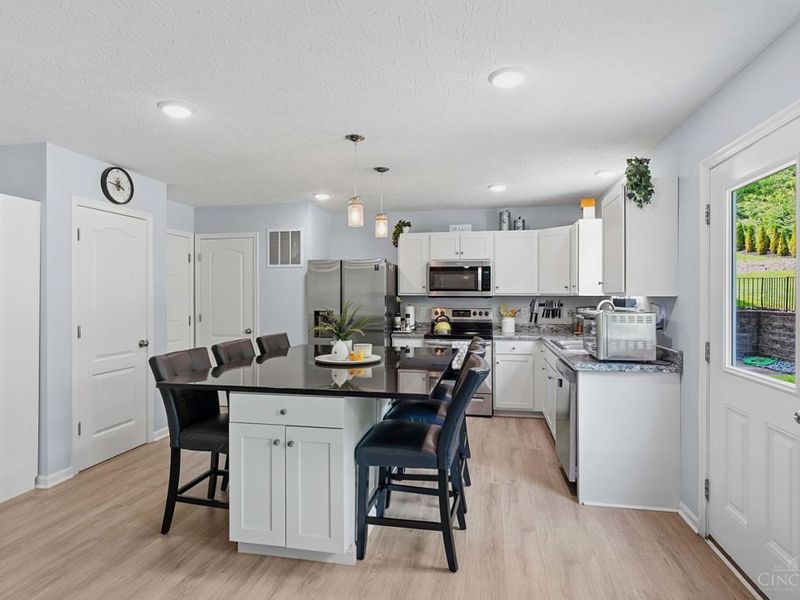 1181 Arbor Springs Drive, Hamilton, OH 45013 Photo 13