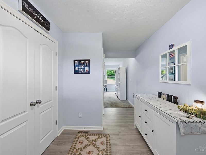 1181 Arbor Springs Drive, Hamilton, OH 45013 Photo 5