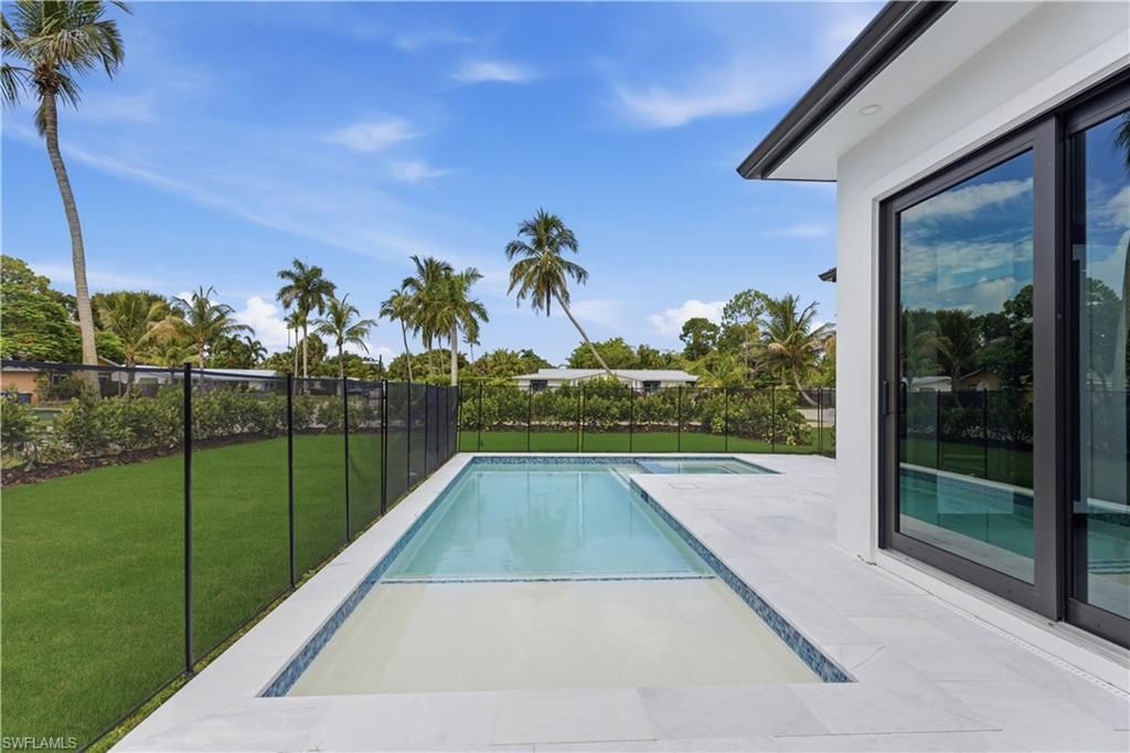 2200 11th St N, Naples, FL 34103 Photo
