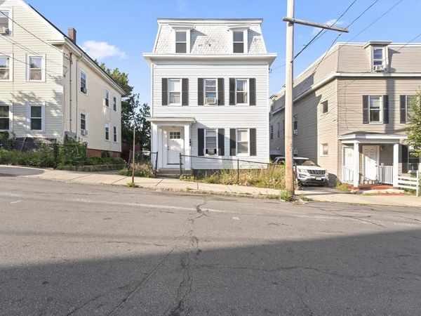 13-1/2 Grove St, Haverhill, MA 01832