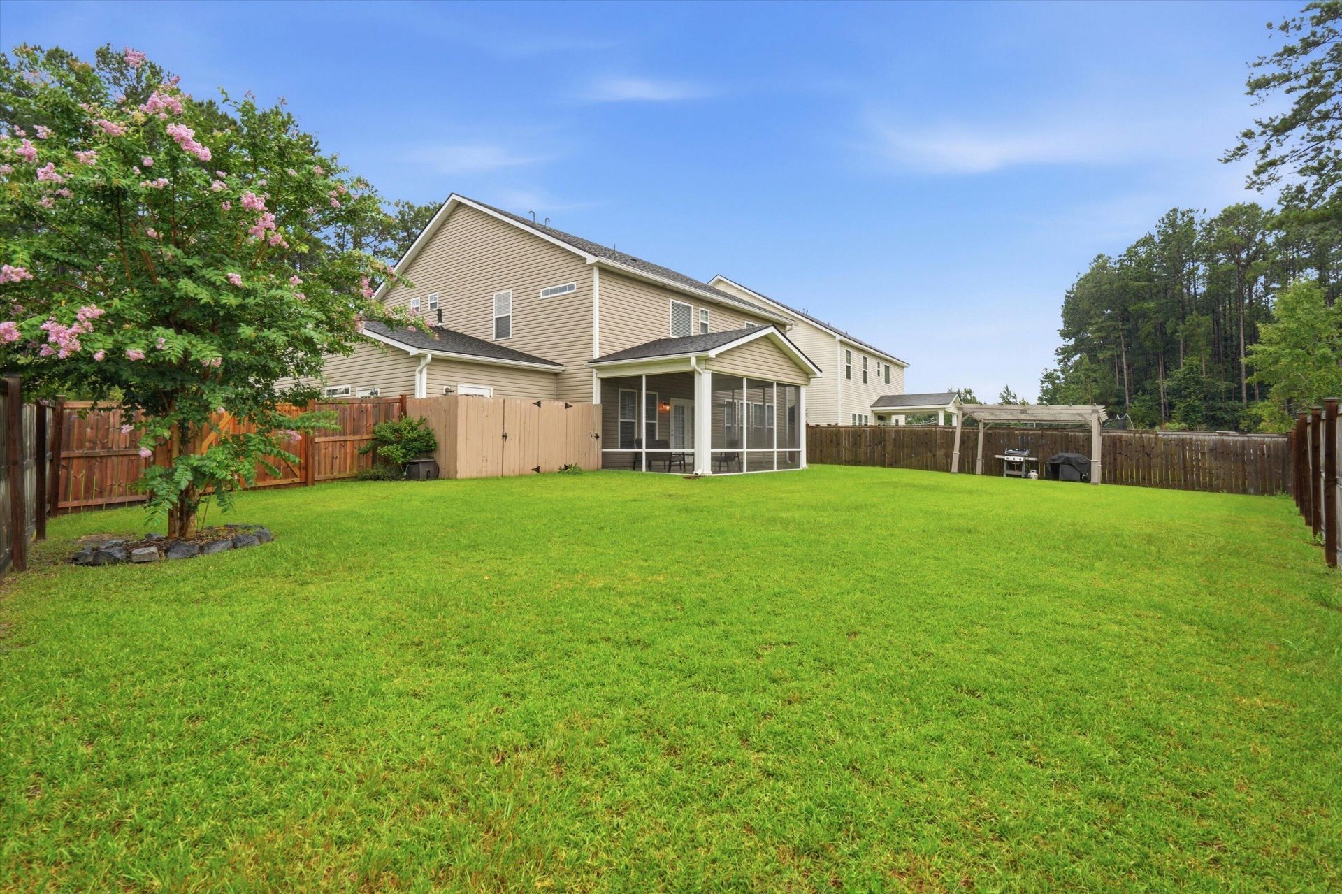 100 Royal Star Road Photo 68