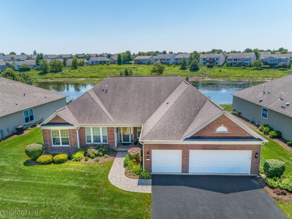 3737 Canton Circle , Mundelein, IL 60060