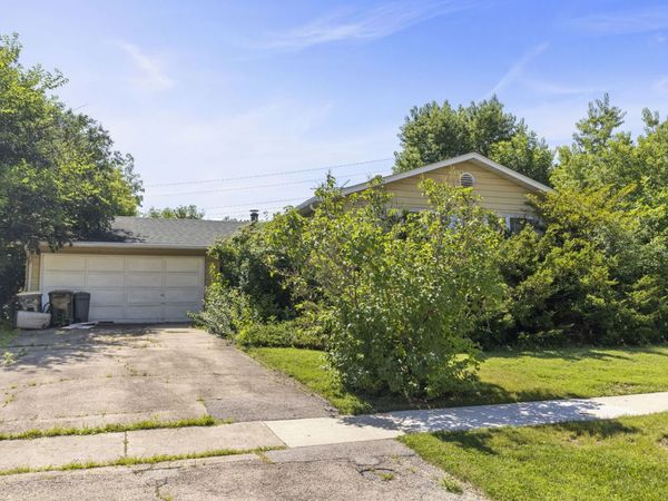 6104 Tyler Drive , Woodridge, IL 60517