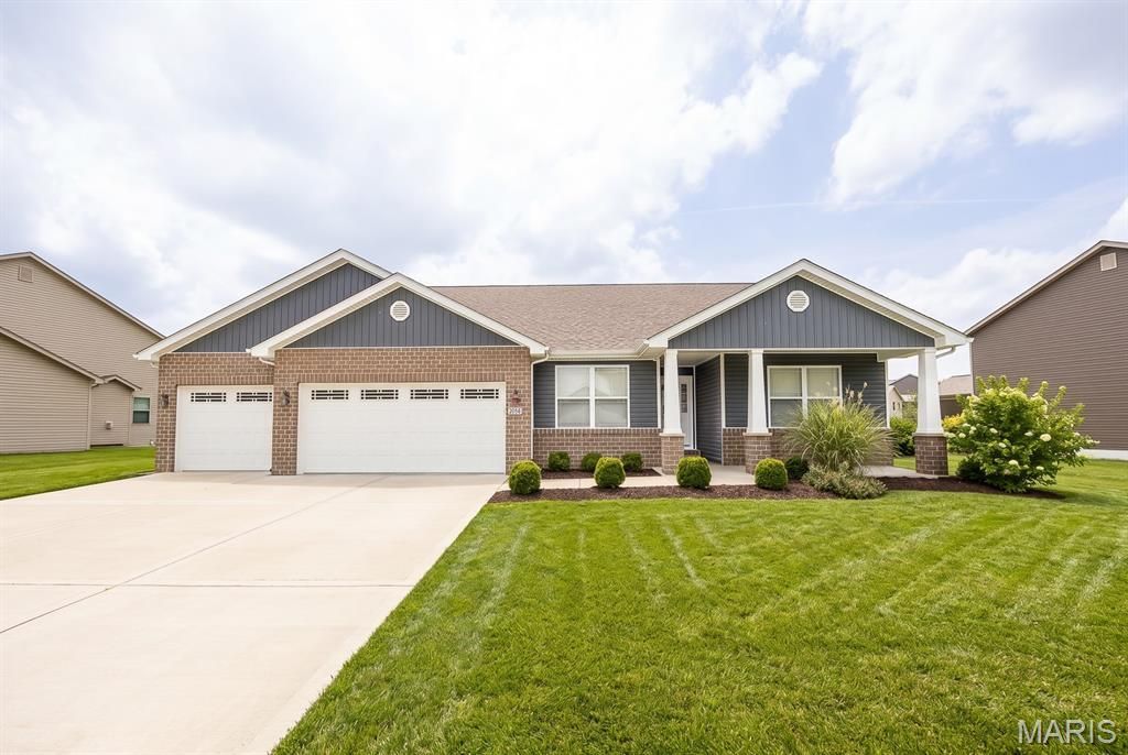 2658 London Lane , Shiloh, IL 62221 Main Photo