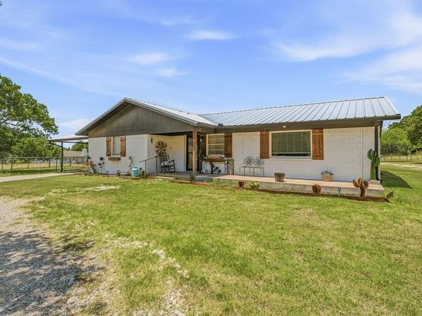 352 Seaberry Loop , Graham, TX 76450