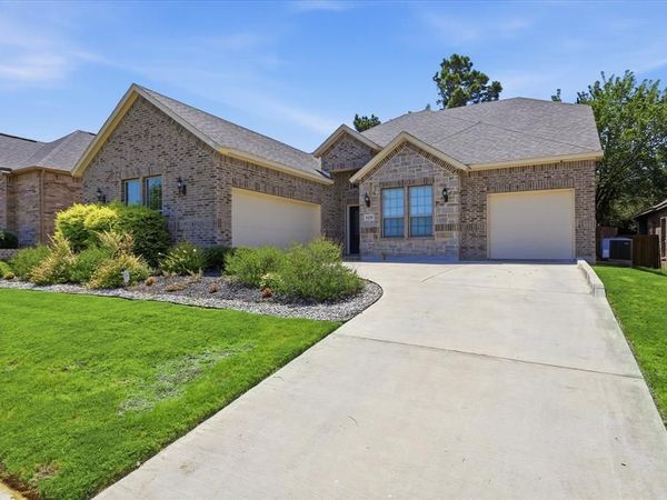 4428 Terraview Drive, Arlington, TX 76001