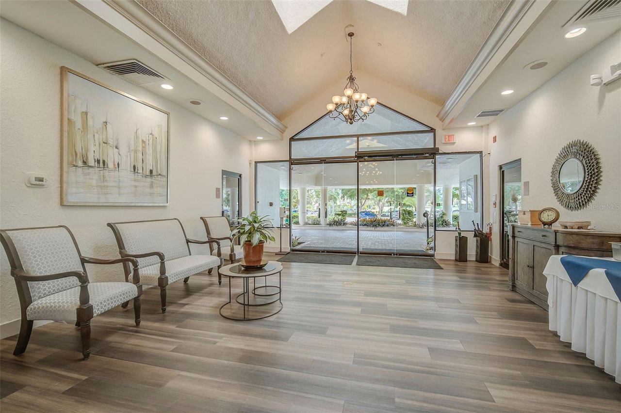 4211 Caddie Drive E, Unit 202, Bradenton, FL 34203 Photo