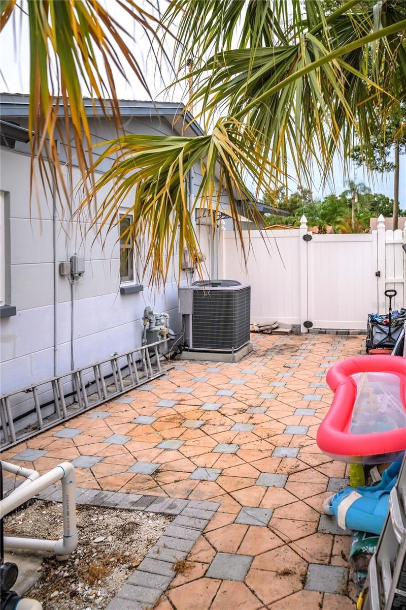 898 Corvette Drive, Largo, FL 33771 Photo