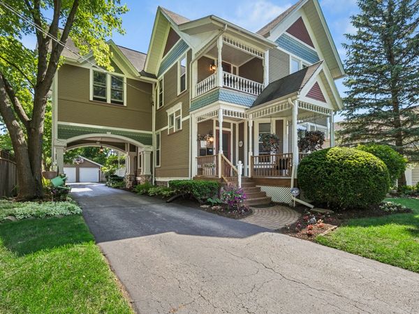 151 Park Avenue, Grayslake, IL 60030