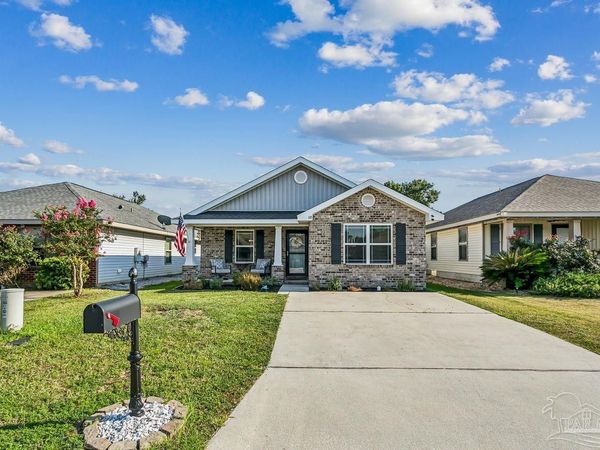 143 Cottage View Dr, Pensacola, FL 32507