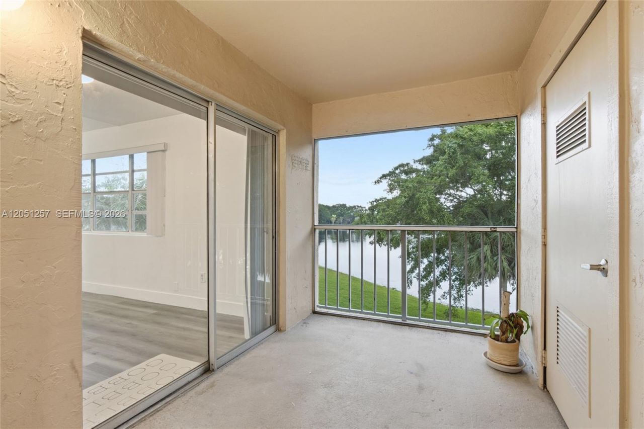 15330 SW 106th Ter, Unit 915, Miami, FL 33196 Photo