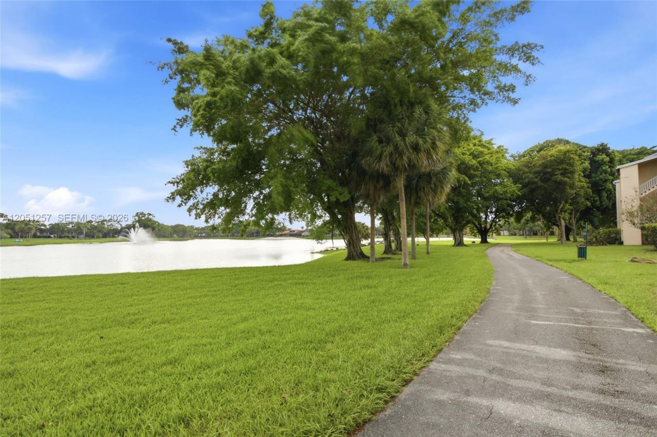 15330 SW 106th Ter, Unit 915, Miami, FL 33196 Photo