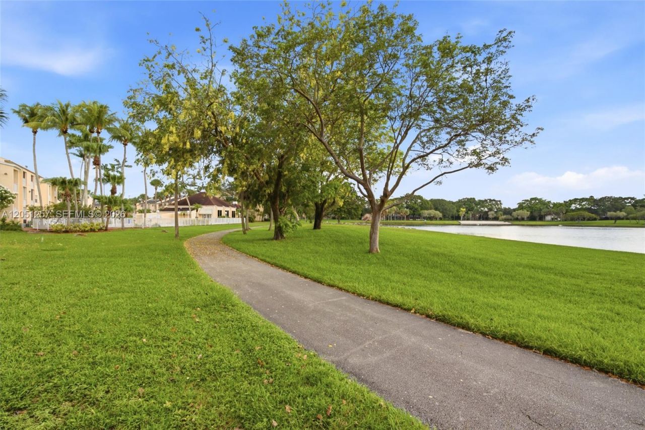 15330 SW 106th Ter, Unit 915, Miami, FL 33196 Photo