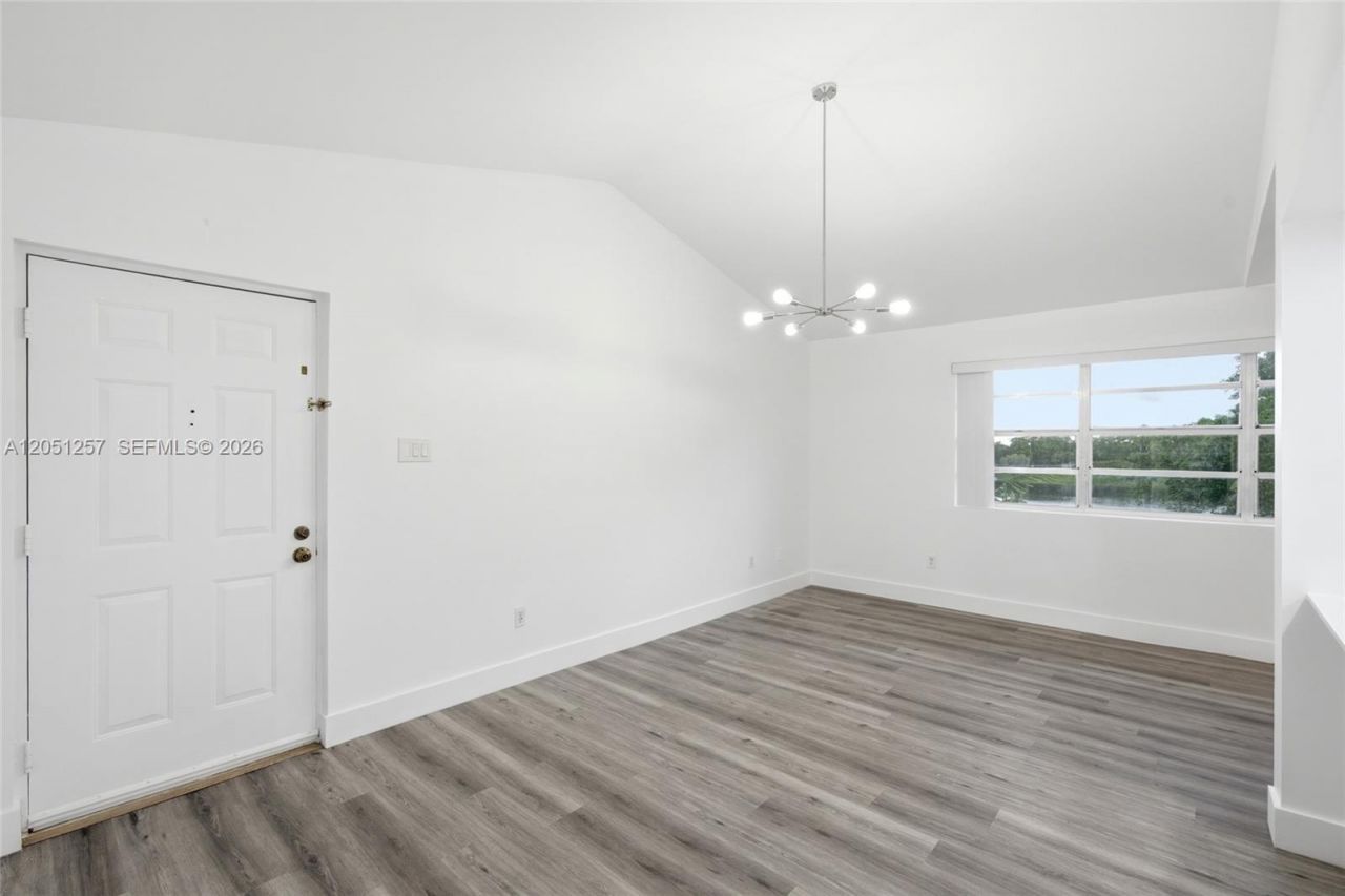 15330 SW 106th Ter, Unit 915, Miami, FL 33196 Photo