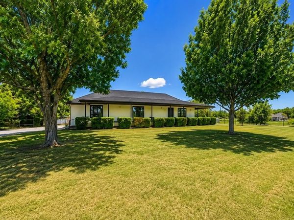 2913 County Road 920 , Crowley, TX 76036