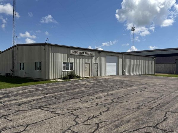 2000 INDUSTRIAL PARK ROAD, WI 53813