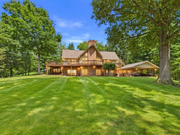 897 Summit Pt, Cadiz, KY 42211